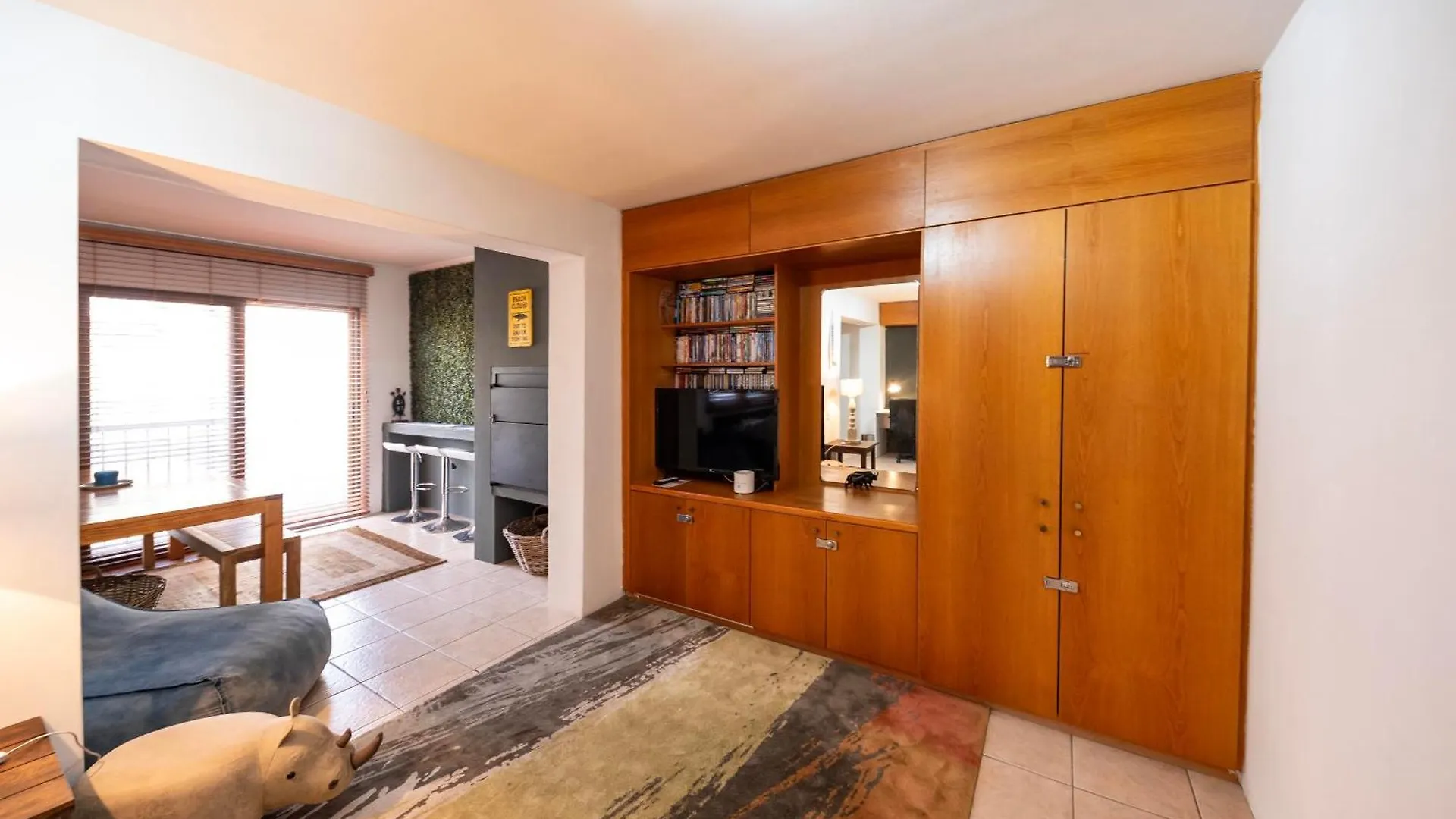 Beach2Anchor, Beachfront 4 Bedroom Condo With Jacuzzi Gordons Bay